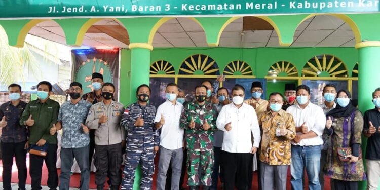 Anggota DPRD Karimun Hadiri Bakti Sosial