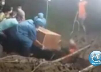 Viral Video Petugas Pemakaman Terjatuh ke Dalam Liang Kubur