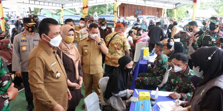 Kapolda Kepri Hadiri Pembukaan TMMD ke 111 Tahun 2021 dan Tinjau Vaksinasi di Lingga