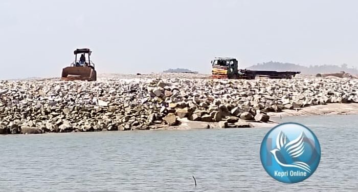 Diduga Ilegal Empat OKP Karimun Meminta PT.Grace Rich Marine Berhenti Lakukan Aktifitas