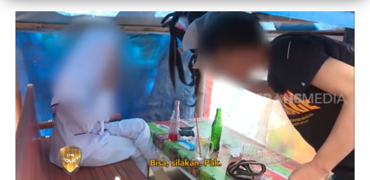 Mahasiswi Ini dan Pasangannya Tertangkap Basah Lagi Begituan di Sebuah Tenda