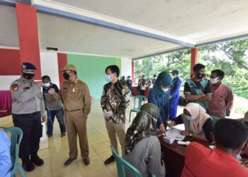 Wakil Bupati Tinjau Pelaksanaan Vaksinasi Pulau parit