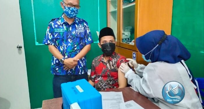Masyarakat Karimun Antusias Ikuti Vaksinisasi yang Diselenggarakan DPD PAN