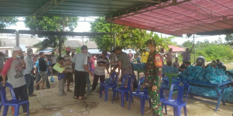Babinsa Kelurahan Tanjung Balai Laksanakan Pengamanan Kegiatan Idul Adha 1442 H