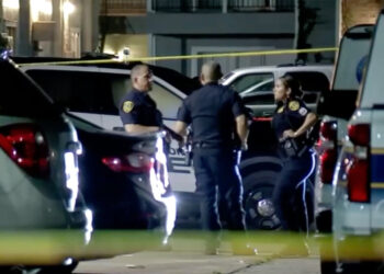 Seorang Gadis Cilik Selamat Dari Pembantaian Dengan Berpura-pura Mati