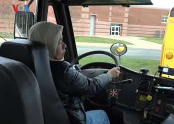 Wanita Muslim RI Jadi Sopir Bus Sekolah di Amerika, Murid-Murid Penasaran Jilbabnya