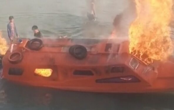 Speedboat Tujuan Desa Kote – Penarik Hangus Terbakar