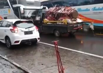 Potong Jalur, Mobil Pickup L300 Hadang Bus Rosalia Indah