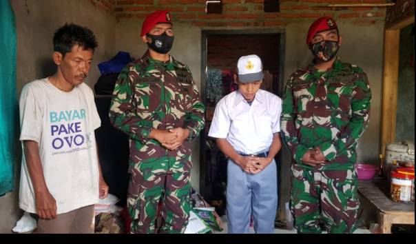Tanto yang Miskin Keliling Cari Seragam Sekolah Bekas buat Anak, hingga Kopassus Turun Tangan