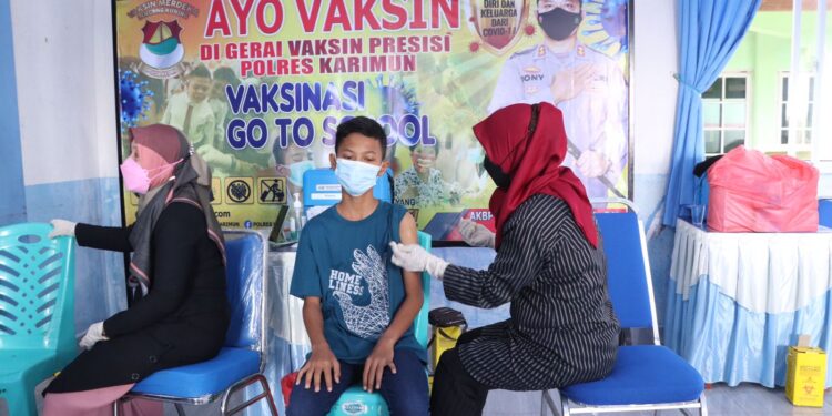 Mempercepat dan Mengahiri Virus Covid 19, Polres Karimun Luncurkan Gerai Vaksin Go To School