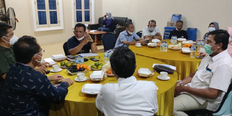 Usai Kunker Dari Karimun, Ansar Rapat Dengan OPD Sampai Tengah Malam