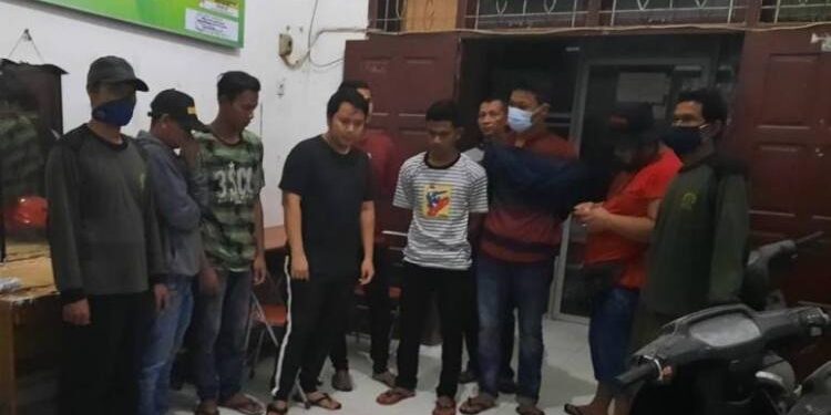 Lima Penjual Chip Domino di Tangkap