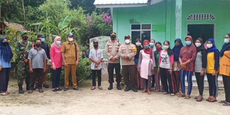 85% Warga Dusun III Kericik Desa Jang Sudah Terima Suntikan Vaksinasi Dosis Pertama Dibantu TNI-POLRI