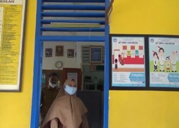 Viral Guru Ceramahi Siswa Berjam-jam, Pelajar Tahan Lapar hingga Nyaris Pingsan