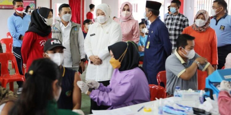 Kepri Berpacu Membentuk Kekebalan Komunal