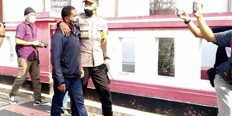 Kisah Suroto, Peternak yang Bentangkan Poster ke Arah Jokowi, Kini Diundang ke Istana Negara