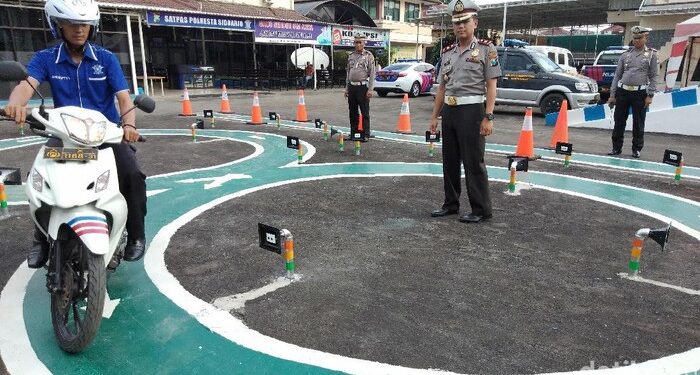 ‘Valentino Rossi Tak Mungkin Dapat SIM C di Indonesia’