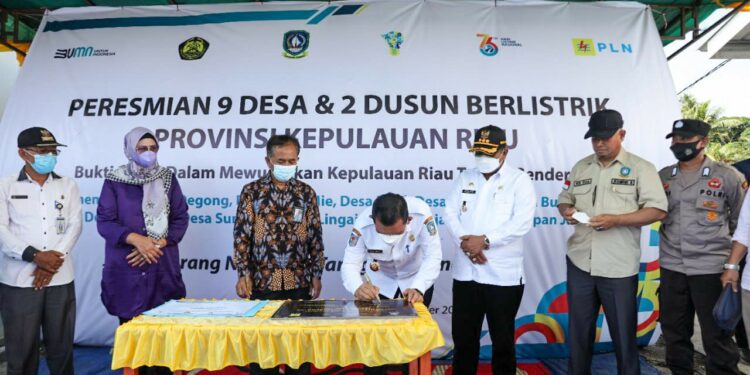 Luar Biasa ! 9 Desa dan 2 Dusun di Kepri Kini Terang Benderang