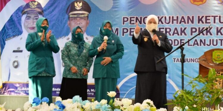 Wagub Marlin Hadiri Pengukuhan TP PKK Tanjungpinang