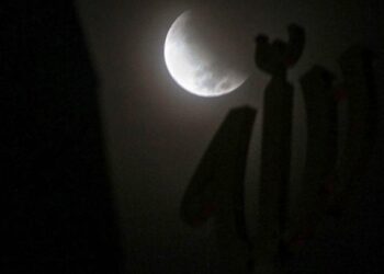 Fenomena November Hujan Meteor Hingga Gerhana Bulan Sebagian