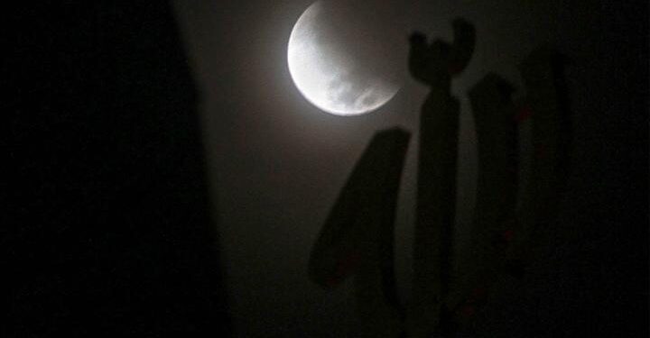 Fenomena November Hujan Meteor Hingga Gerhana Bulan Sebagian