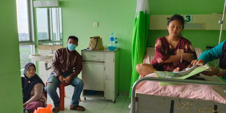 Penampakan Dua Jarum di Dalam Tubuh Fittri, Pasien Asal Moro di Rawat di RSUD Tidak Sengaja Telan Jarum
