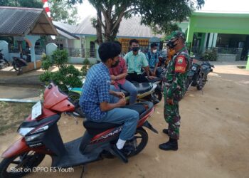 Koramil 02 Moro Lakukan Edukasi Sekolah Untuk Selalu Tetap Menjalankan Prokes