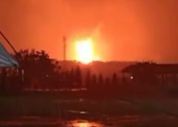 Kebakaran Hebat Melanda PT Pertamina Di Kilang Cilacap, Tangki Berisi Pertalite