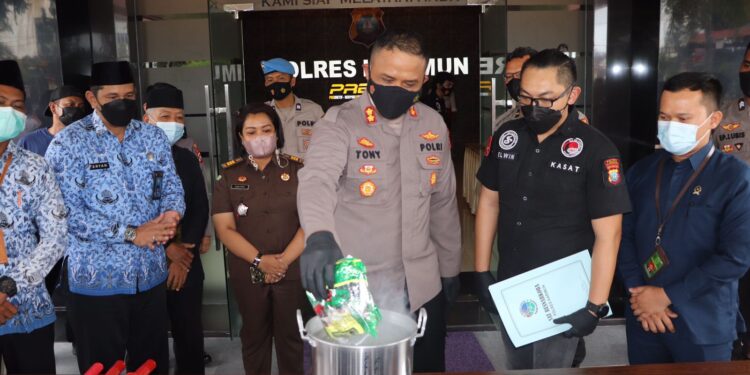 Satuan Resnarkoba Polres Karimun Musnahkan Barang Bukti Narkotika Jenis Shabu
