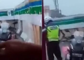 Wow! Oknum Polisi Tilang Supir Truck “Uang Damai” Ditukar Dengan Sekarung Bawang