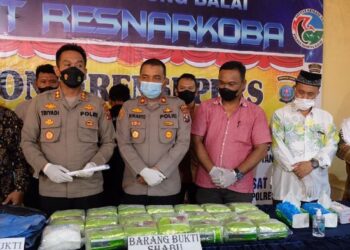 Nelayan Ditangkap Saat Akan Jual 22 Kg Sabu yang Ditemukan Ketika Melaut
