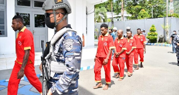 TNI AL Tangkap 5 Penyeludup Dari Papua Nugini, 2 Orang WNA PNG