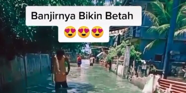 Takjub! Banjirnya Bikin Betah, Kampung Ini Dilanda Banjir Dengan Air Jernih