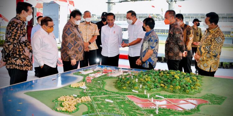 Presiden Jokowi Didampingi Gubernur Kepri Melepas Ekspor SGA Perdana Tahun 2022