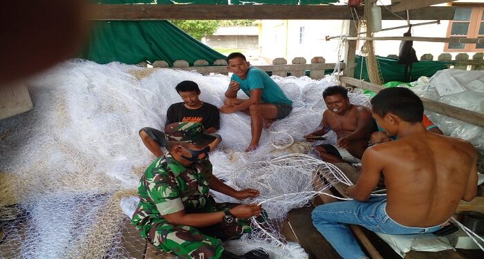 Koramil 02 Moro Kodim 0317 Aktif Perhatikan Kegiatan Warga Sehari Hari
