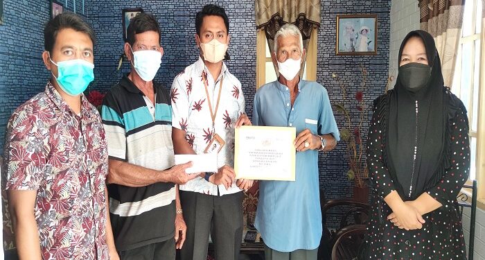 PT Timah Tbk Berikan Bantuan Bagi Nelayan Tradisional Di Kecamatan Tebing