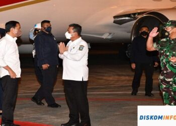 Presiden Jokowi Dan 7 Menterinya Tiba Di Bintan