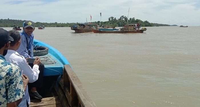 Usai Dihantam Ombak Sampan Nelayan Tenggelam Seorang Warga Desa Sanglar Dinyatakan Hilang