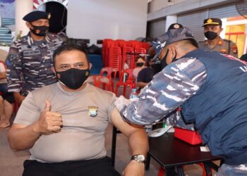 Kapolres Karimun bersama FKPD Lounching Vaksin Booster