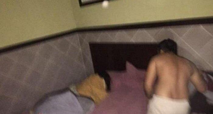 Wanita Ini Bikin Mertua Pria Geleng-geleng Kepala di Kamar Hotel, Ini Ulahnya di Belakang Suami
