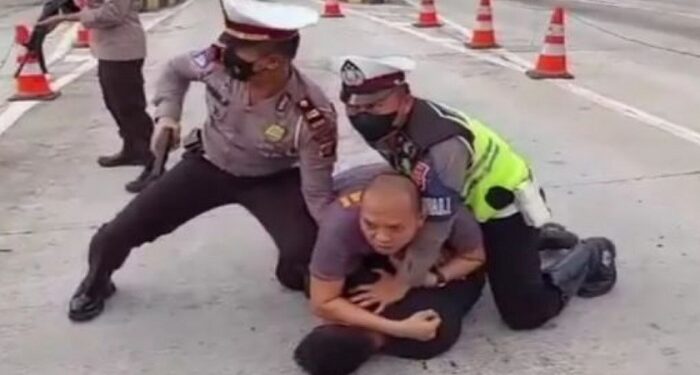 Temukan 15 Kg Sabu, Anggota BNN Ini Sujud Syukur Teriak Allahu Akbar