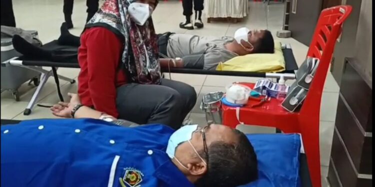 Melalui Kegiatan Donor Darah, PWI Karimun Kumpulkan 25 Kantong Darah