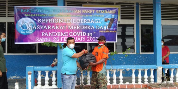 HUT Ke 7 Tahun, Media KEPRIONLINE Berbagi Paket Sembako