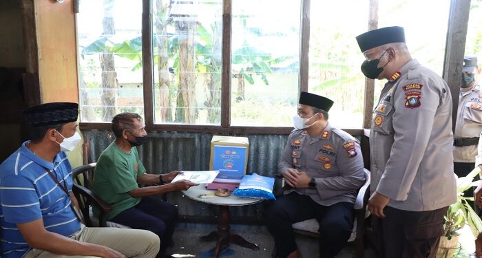 Kepedulian Kapolres Karimun Kepada Warga Melalui Jumat Berkah