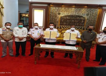 Pemrov Kepri Hibahkan Dana Rp 10 Miliar Untuk Pengembangan Bandar RHA Karimun