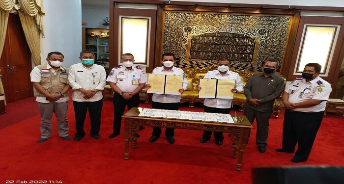 Pemrov Kepri Hibahkan Dana Rp 10 Miliar Untuk Pengembangan Bandar RHA Karimun