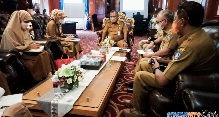 Pj Sekda Kepri Pimpin Rakor Penanganan Kebakaran Pulau Buluh