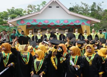 Bupati Karimun Wisuda 409 Santri TPQ Se Kundur Barat