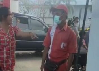 Emak-Emak Marah Ke Pegawai SPBU, Penyababnya Ini