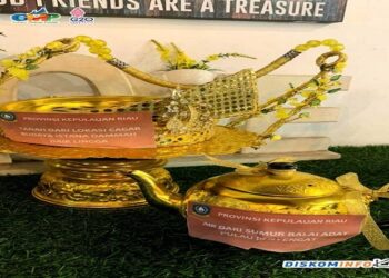 Gubernur Kepri Membawa Tanah Dari Daik Dan Air Dari Pulau Penyengat Ke IKN Nusantara